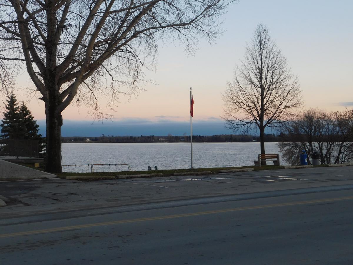 The Lakeview Inn Lac du Bonnet Εξωτερικό φωτογραφία